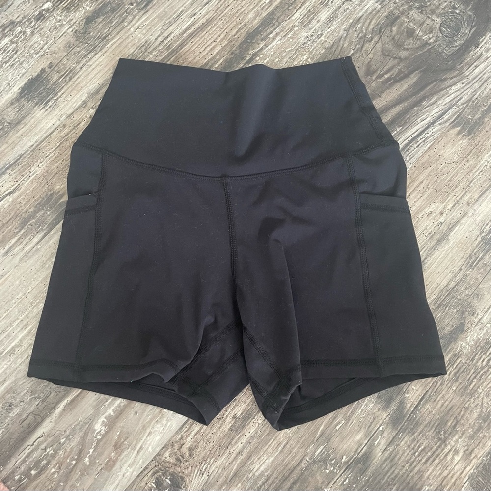 Amazon 4" black biker shorts with pocket